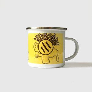 Taza de Peltre. <br/> Arepa Xtrema blanca fondo amarillo